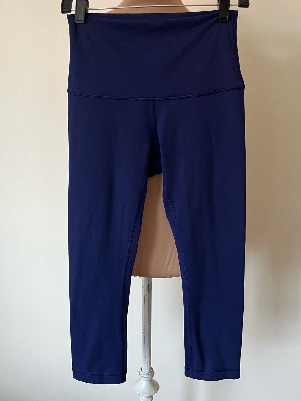 Lululemon Wunder Under High-Rise Cropped Length Blue Legging Pants EUC Size 6